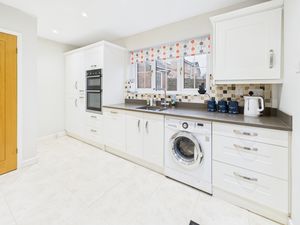 Kitchen- click for photo gallery